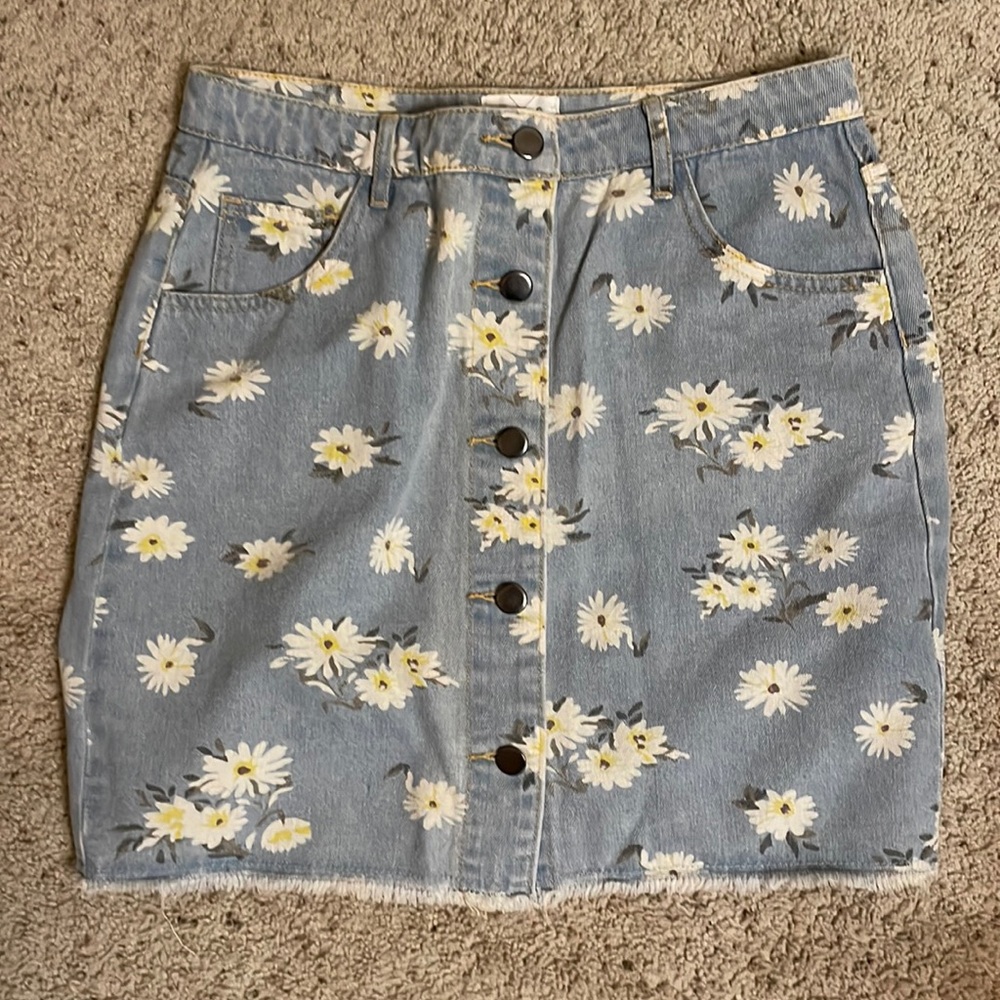 Flowered denim skirt